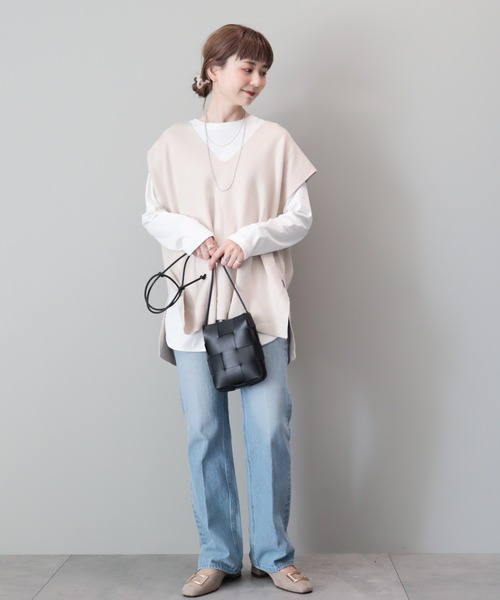 AMERICAN HOLIC(アメリカンホリック)の「Vネックニットベスト(ベスト・レディース・ブラック/グレイッシュベージュ・FREE)」の17枚目の写真