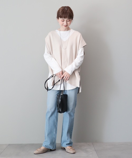 AMERICAN HOLIC(アメリカンホリック)の「Vネックニットベスト(ベスト・レディース・ブラック/グレイッシュベージュ・FREE)」の3枚目の写真