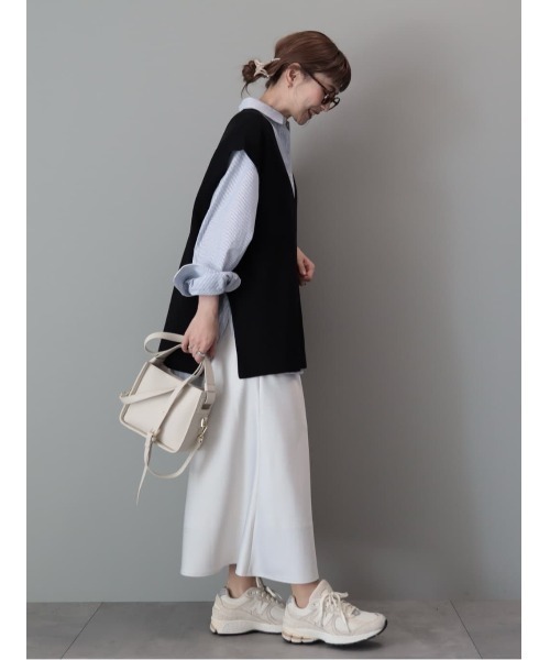 AMERICAN HOLIC(アメリカンホリック)の「Vネックニットベスト(ベスト・レディース・ブラック/グレイッシュベージュ・FREE)」の11枚目の写真