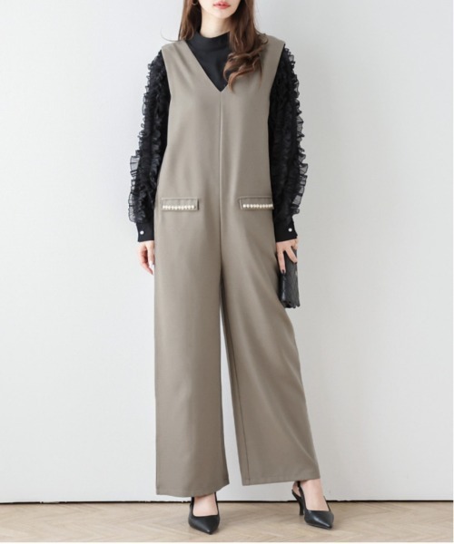 AMELY(エミリー)の「パールポケットサロペット(サロペット/オーバーオール・レディース・ブラック/ベージュ系/ミント/グレイッシュベージュ・L/M)」の2枚目の写真