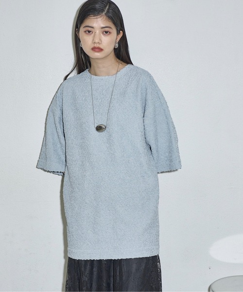 THE YOn(ザヨン)の「フラッフィーリップルハーフスリーブオーバートップス(Tシャツ/カットソー・レディース・アイボリー/ブラック/サックスブルー/ベージュ・FREE)」の4枚目の写真