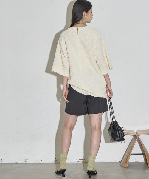 THE YOn(ザヨン)の「フラッフィーリップルハーフスリーブオーバートップス(Tシャツ/カットソー・レディース・アイボリー/ブラック/サックスブルー/ベージュ・FREE)」の9枚目の写真