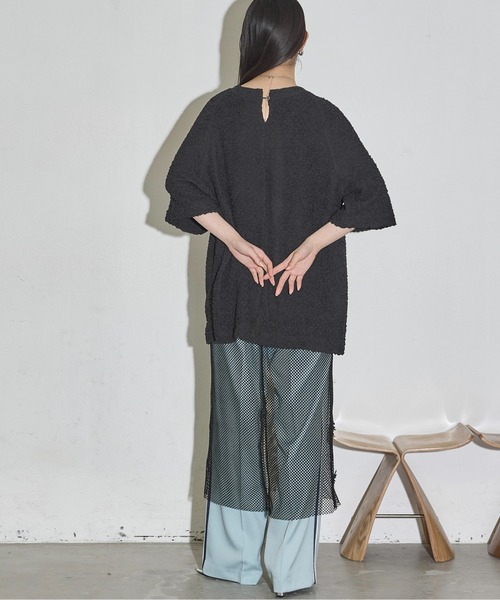 THE YOn(ザヨン)の「フラッフィーリップルハーフスリーブオーバートップス(Tシャツ/カットソー・レディース・アイボリー/ブラック/サックスブルー/ベージュ・FREE)」の17枚目の写真