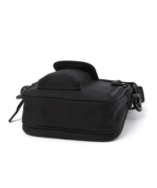 Carhartt WIP（カーハートダブリューアイピー）の「【Carhartt WIP(カーハートダブリューアイピー)】ESSENTIALS BAG SMALL（ショルダーバッグ・メンズ・ブラック/ベージュ・FREE）」の5枚目の写真