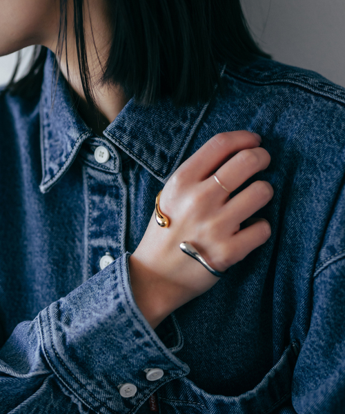 Soierie（ソワリー）の「【Soierie/ソワリー】MATAL ART PALM CUFF:バングル（バングル/リストバンド・レディース・ブロンズ・FREE）」の3枚目の写真