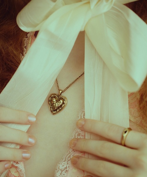 ANU（アヌ）の「vintage heart necklace - ヴィンテージハートネックレス（ネックレス・レディース・ゴールド/シルバー・FREE）」の8枚目の写真