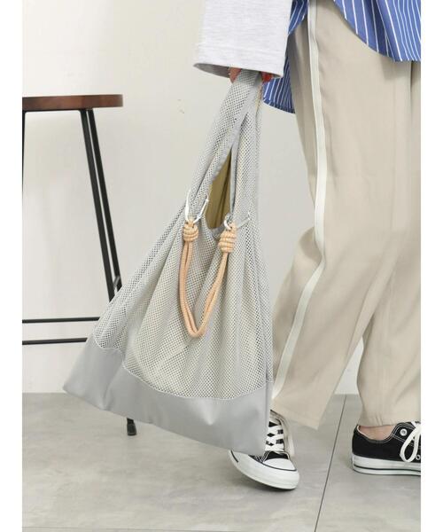 Samansa Mos2 blue（サマンサモスモスブルー）の「マルチWAYメッシュトート（ハンドバッグ・レディース・グレー/ブラック/シルバーグレー・F）」の4枚目の写真