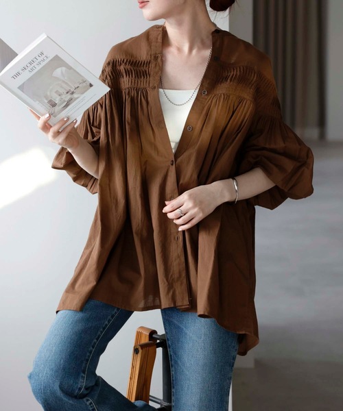 ＆HALF（アンドハーフ）の「ピンタックフレアブラウス/チュニック（インド綿.インドコットン.コットン100%,綿100%）（シャツ/ブラウス・レディース・ライトブルー/ネイビー/オフホワイト/イエロー/グリーン/ライラック/ブラック/ブルー/グレイッシュベージュ/ブラウン/ドット・M/L/S）」の4枚目の写真