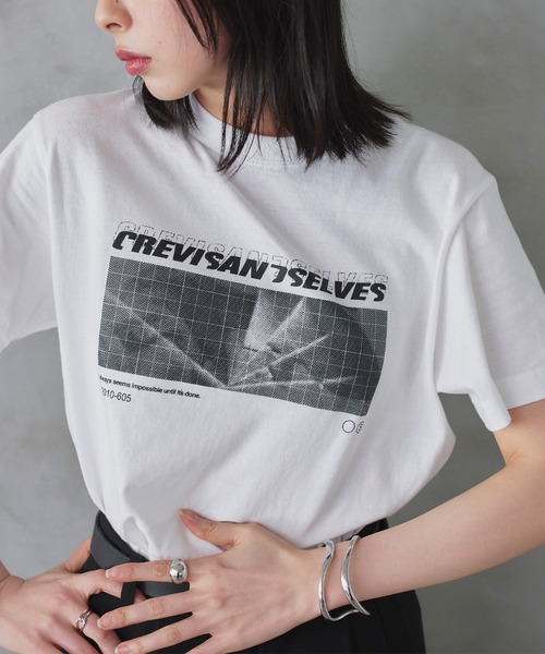 LIAN(リアン)の「ロゴプリントcrevisT(Tシャツ/カットソー・レディース・グレー/ベージュ/ネイビー/ピンク/ホワイト・0/1/2)」の1枚目の写真