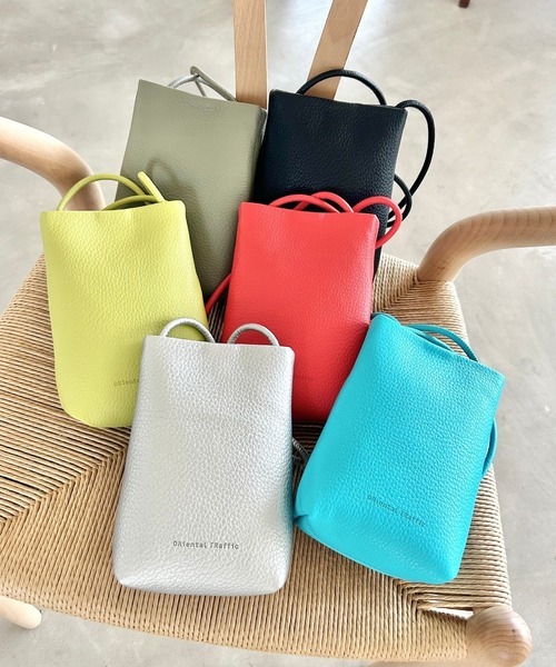 ORiental TRaffic（オリエンタルトラフィック）の「スクエアショルダーポーチ BA-228（ショルダーバッグ・レディース・オレンジ/イエロー/グリーン/ブルー/シルバー/ブラック・ﾌﾘ-）」の3枚目の写真