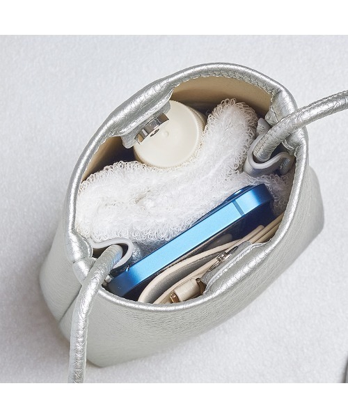 ORiental TRaffic（オリエンタルトラフィック）の「スクエアショルダーポーチ BA-228（ショルダーバッグ・レディース・オレンジ/イエロー/グリーン/ブルー/シルバー/ブラック・ﾌﾘ-）」の17枚目の写真