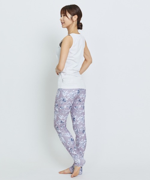 Julier Yoga and Relax(ジュリエヨガアンドリラックス)の「Julier (定番)Ecocoベア天竺タンクトップ(Tシャツ/カットソー・レディース・チャコール/ホワイト/ブルー・1/0)」の7枚目の写真