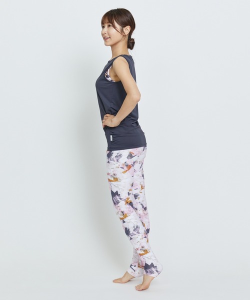 Julier Yoga and Relax(ジュリエヨガアンドリラックス)の「Julier (定番)Ecocoベア天竺タンクトップ(Tシャツ/カットソー・レディース・チャコール/ホワイト/ブルー・1/0)」の13枚目の写真