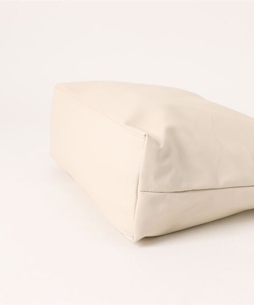 LOWRYS FARM(ローリーズファーム)の「ヤワラカルイ2WAYショルダーBAG 115210(ショルダーバッグ・レディース・アイボリー/ブラック/シルバー/ブラウン/ブラウン系その他/ベージュ・FREE)」の18枚目の写真