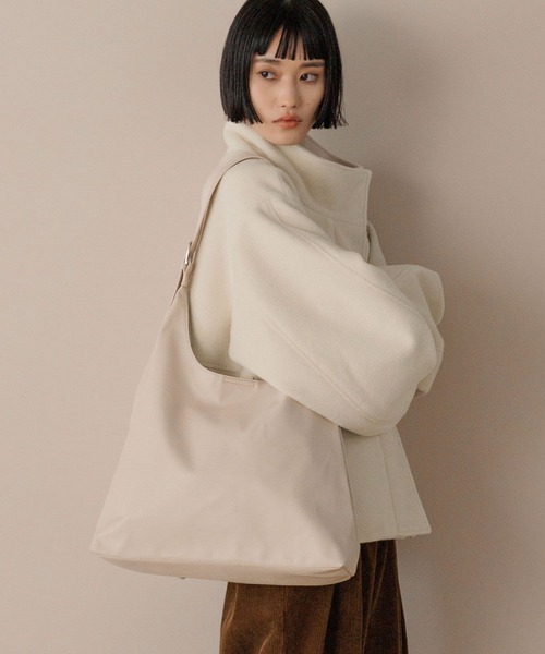 LOWRYS FARM(ローリーズファーム)の「ヤワラカルイ2WAYショルダーBAG 115210(ショルダーバッグ・レディース・アイボリー/ブラック/シルバー/ブラウン/ブラウン系その他/ベージュ・FREE)」の2枚目の写真