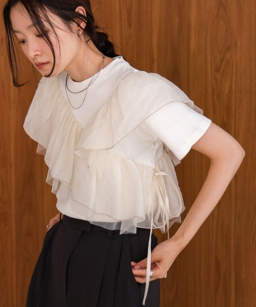 Bab（バブ）の「アシメフリルドッキングカットソー（Tシャツ/カットソー・レディース・ベージュ/オフホワイト/ブラック・FREE）」の2枚目の写真