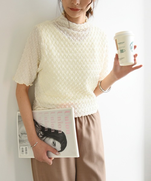 and it_（アンドイット）の「ボトルネック半袖プルオーバー（Tシャツ/カットソー・レディース・ナチュラル/ブラック/オフホワイト・M）」の3枚目の写真