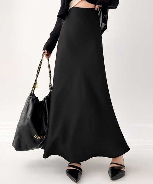 SEU（エスイーユー）の「サテンマーメイドフレアロングスカート（スカート・レディース・ブラウン/シャンパン/チャコール/グレー/ブラック・L/M）」の2枚目の写真