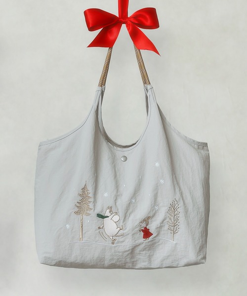 MOOMIN（ムーミン）の「【MOOMIN】(ムーミン) 軽量 収納力 しっかり お買い物 にも 刺繍 マルシェバッグ（トートバッグ・レディース・レッド/ライトグレー/カーキ/ブルー/グレイッシュブルー/グレー/ベージュ/ネイビー/ライトベージュ/グレー系その他/グリーン系その他/レッド系2/グリーン/セージグリーン/ミント/アッシュグレー/チャコール/ヘザーチャコール・ONE SIZE）」の3枚目の写真