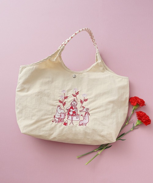 MOOMIN(ムーミン)の「【MOOMIN】(ムーミン) 軽量 収納力 しっかり お買い物 にも 刺繍 マルシェバッグ(トートバッグ・レディース・レッド/ライトグレー/カーキ/ブルー/グレイッシュブルー/グレー/ベージュ/ネイビー/ライトベージュ/グレー系その他/グリーン系その他/レッド系2/グリーン/セージグリーン/ミント/アッシュグレー/チャコール/ヘザーチャコール/クリーム/ブラウン/ライトグレー系・ONE SIZE)」の10枚目の写真
