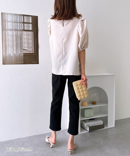nissen（ニッセン）の「美尻美脚見え　ハイパーストレッチ素材クロップドパンツ【接触冷感・ＵＶカット】（その他パンツ・レディース・グリーン/チェック/ライトグレー/サックスブルー/ブラック・LL/L/M/S）」の9枚目の写真