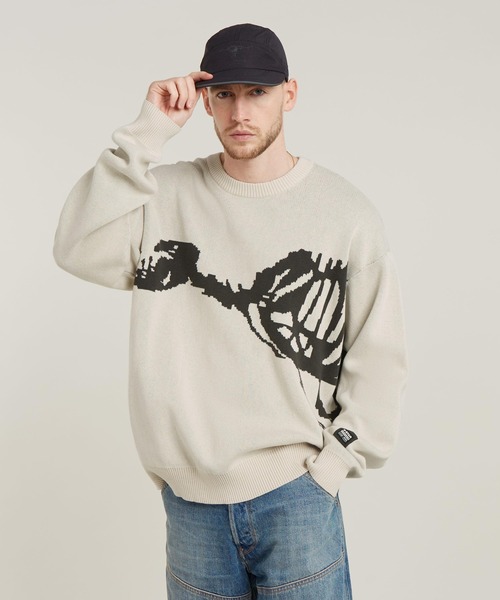 G-STAR(ジースター)の「RUNNING DOG GRAPHIC KNITTED SWEATER/グラフィックデザインセーター(ニット/セーター・メンズ・ダークブラック/ホワイト系その他・LARGE/MEDIUM/SMALL/X-SMALL)」の2枚目の写真