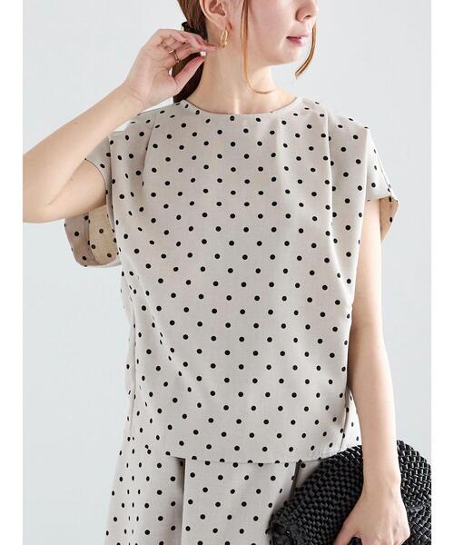 Te chichi（テチチ）の「ドットタックディテールブラウス（セットアップ可）（シャツ/ブラウス・レディース・ベージュ/チャコールグレー・F）」の3枚目の写真