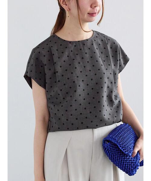 Te chichi（テチチ）の「ドットタックディテールブラウス（セットアップ可）（シャツ/ブラウス・レディース・ベージュ/チャコールグレー・F）」の6枚目の写真