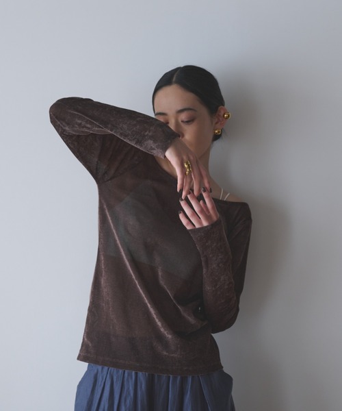 AIC.（エーアイシー）の「シアーベロアバックオープントップス（Tシャツ/カットソー・レディース・ダークブラウン/オフホワイト/カーキ/ブラック/ベージュ・FREE）」の7枚目の写真