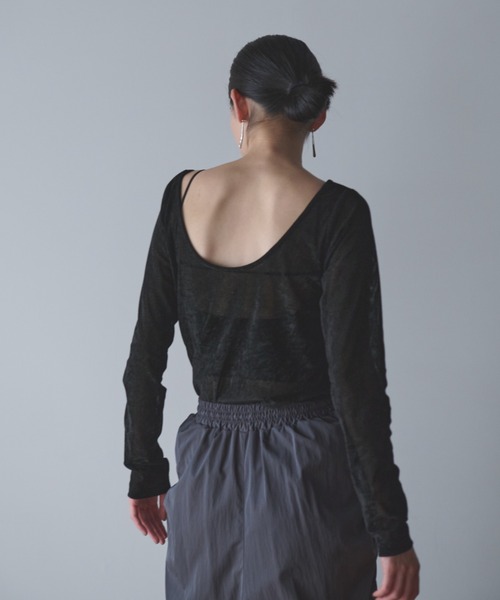 AIC.（エーアイシー）の「シアーベロアバックオープントップス（Tシャツ/カットソー・レディース・ダークブラウン/オフホワイト/カーキ/ブラック/ベージュ・FREE）」の19枚目の写真
