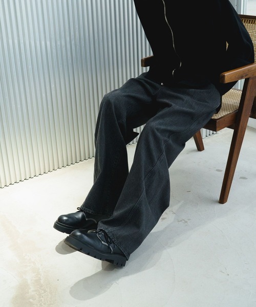 STERNBERG(スタンバーグ)の「ツイストデニムワイドパンツ(デニムパンツ・メンズ・グレー/ブラック・LARGE/X-SMALL/MEDIUM/SMALL)」の6枚目の写真