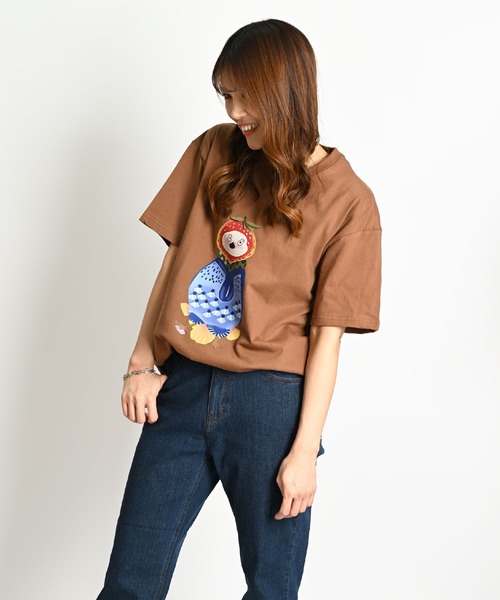 MARAI（マーライ）の「鳥 アニマルプリント ビッグシルエット 半袖Tシャツ（Tシャツ/カットソー・レディース・ホワイト/ブラウン/パープル/ネイビー・FREE）」の13枚目の写真