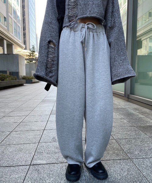 AIC.（エーアイシー）の「裏起毛カーブシルエットパンツ（スウェットパンツ・レディース・ホワイト系/ブラック/グレー・FREE）」の4枚目の写真