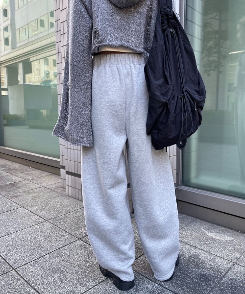 AIC.（エーアイシー）の「裏起毛カーブシルエットパンツ（スウェットパンツ・レディース・ホワイト系/ブラック/グレー・FREE）」の6枚目の写真