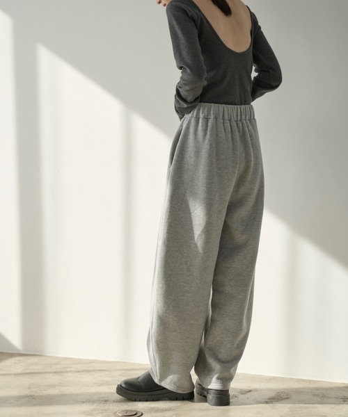 AIC.（エーアイシー）の「裏起毛カーブシルエットパンツ（スウェットパンツ・レディース・ホワイト系/ブラック/グレー・FREE）」の12枚目の写真