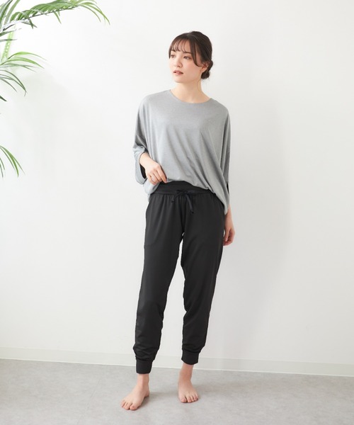 marie claire(マリ・クレール)の「【marie claire/マリ.クレール】フィットネスウェアセットアップ ヨガ上下2点セット ボトムスセット ピラティス 体型カバー ドルマン(Tシャツ/カットソー・レディース・グレー/ワイン/ブラック・MEDIUM/X-LARGE/LARGE/XX-LARGE)」の20枚目の写真