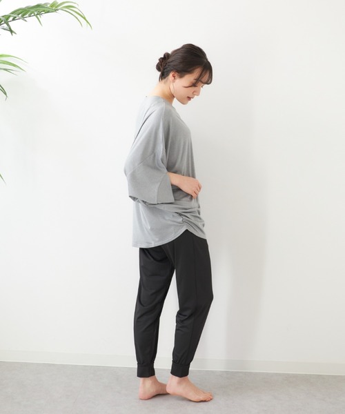 marie claire(マリ・クレール)の「【marie claire/マリ.クレール】フィットネスウェアセットアップ ヨガ上下2点セット ボトムスセット ピラティス 体型カバー ドルマン(Tシャツ/カットソー・レディース・グレー/ワイン/ブラック・MEDIUM/X-LARGE/LARGE/XX-LARGE)」の19枚目の写真