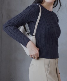 ケーブルクロップドニット