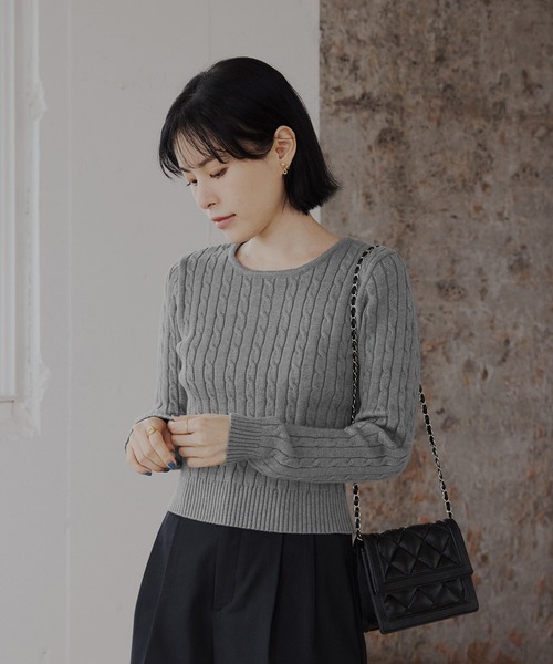 CHAN ME(チャンミ)の「ケーブルクロップドニット(ニット/セーター・レディース・ブラック/アイボリー/グレー/ネイビー/ボルドー/キャメル・MEDIUM/LARGE/X-LARGE)」の4枚目の写真