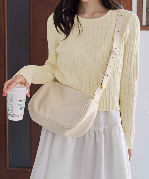 CHAN ME(チャンミ)の「ケーブルクロップドニット(ニット/セーター・レディース・ブラック/アイボリー/グレー/ネイビー/ボルドー/キャメル・MEDIUM/LARGE/X-LARGE)」の2枚目の写真