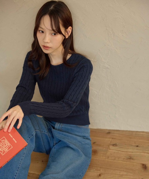 CHAN ME(チャンミ)の「ケーブルクロップドニット(ニット/セーター・レディース・ブラック/アイボリー/グレー/ネイビー/ボルドー/キャメル・MEDIUM/LARGE/X-LARGE)」の15枚目の写真