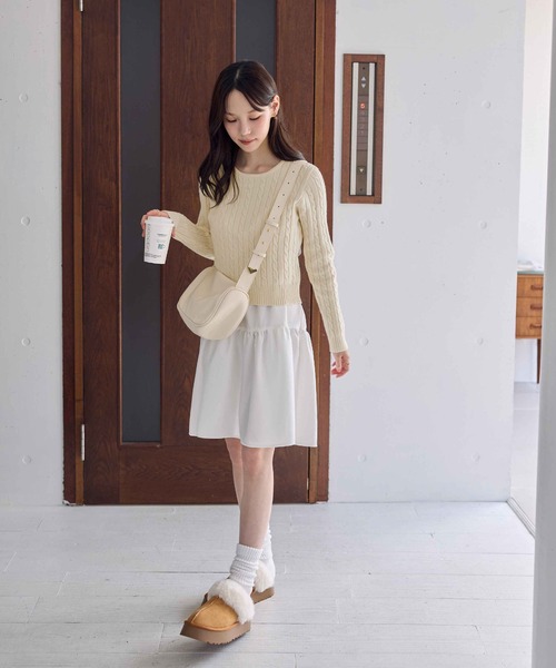 CHAN ME(チャンミ)の「ケーブルクロップドニット(ニット/セーター・レディース・ブラック/アイボリー/グレー/ネイビー/ボルドー/キャメル・MEDIUM/LARGE/X-LARGE)」の17枚目の写真