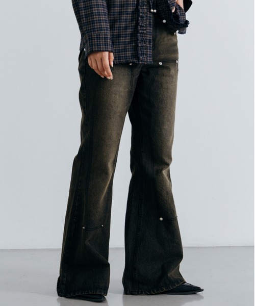 Lui's（ルイス）の「【cierio /シエリオ 】 スタッズデニムパンツ（デニムパンツ・レディース・インディゴブルー/ブラック・2/1）」の2枚目の写真