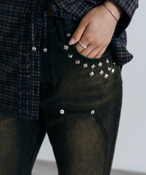 Lui's（ルイス）の「【cierio /シエリオ 】 スタッズデニムパンツ（デニムパンツ・レディース・インディゴブルー/ブラック・2/1）」の10枚目の写真