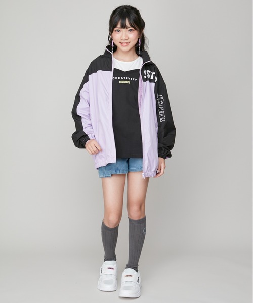 SISTER JENNI(SISTER JENNI)の「フード収納ロゴウィンドブレーカー(ナイロンジャケット・キッズ・ブラック/ラベンダー・150cm/160cm/130cm/140cm)」の6枚目の写真
