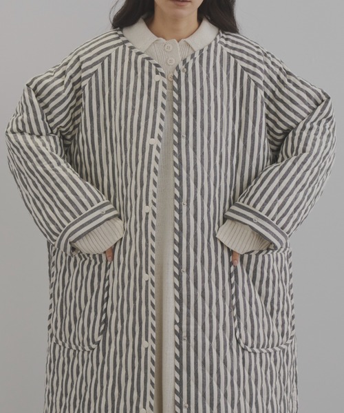 Libra Cue（リブラ キュー）の「キルティングボリュームコート（ノーカラーコート・レディース・その他/アイボリー/ブラック・FREE）」の10枚目の写真