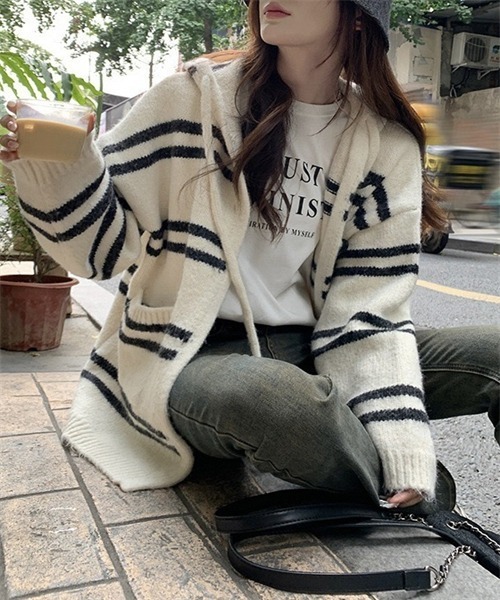 FREE STYLISTS(フリー スタイリスト)の「ゆったりサイズ ボーダー柄ニットカーディガン(カーディガン/ボレロ・レディース・ブラウン/オフホワイト/グレー・FREE)」の12枚目の写真