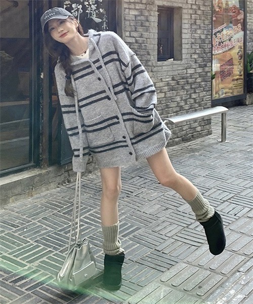 FREE STYLISTS(フリー スタイリスト)の「ゆったりサイズ ボーダー柄ニットカーディガン(カーディガン/ボレロ・レディース・ブラウン/オフホワイト/グレー・FREE)」の16枚目の写真
