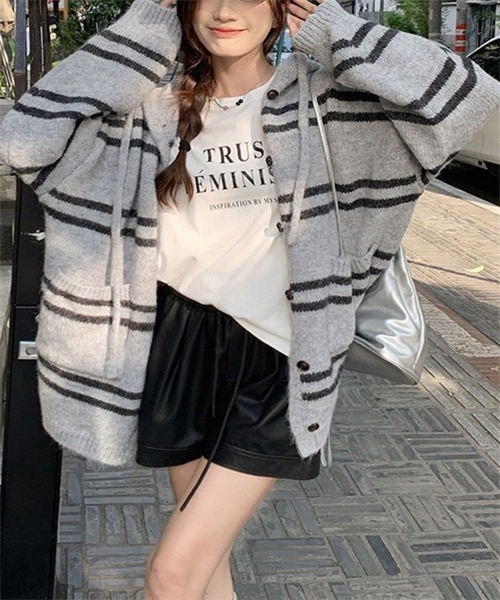 FREE STYLISTS(フリー スタイリスト)の「ゆったりサイズ ボーダー柄ニットカーディガン(カーディガン/ボレロ・レディース・ブラウン/オフホワイト/グレー・FREE)」の20枚目の写真