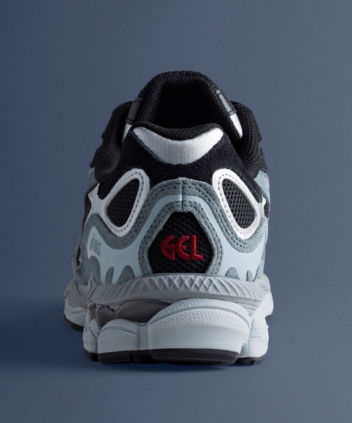 ASICS（アシックス）の「GEL-NYC（スニーカー・レディース・ブラック×グレー・25.5/28.5/24/28/26.5/27.5/29.5/26/24.5/29/25/27/23.5/23）」の3枚目の写真